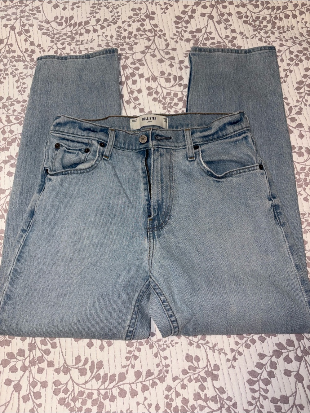 Hollister Light Wash Men’s Relaxed Straight Jeans